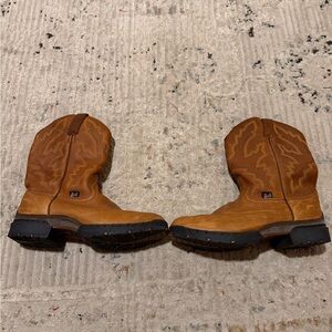 Justin Boots Tan and Black Sole